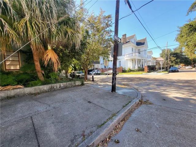 $1,350 | 2104 Brainard Street, Unit 4, New Orleans, LA 70113