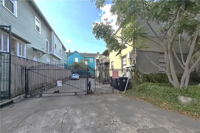 $1,350 | 2104 Brainard Street, Unit 4, New Orleans, LA 70113