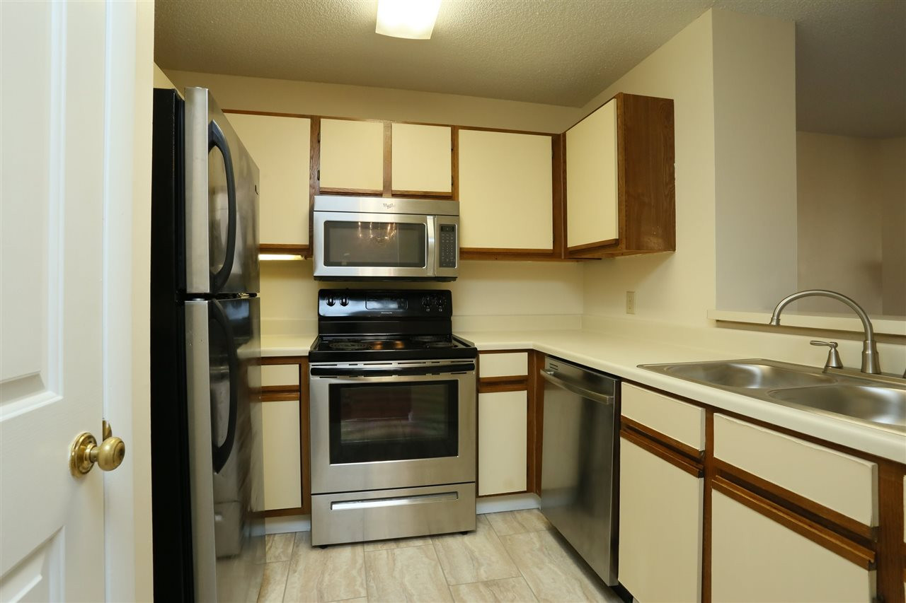 3805 Chimney Ridge Place, Unit 208 Durham, NC 27713 - Photo 8 of 23 Kitchen
