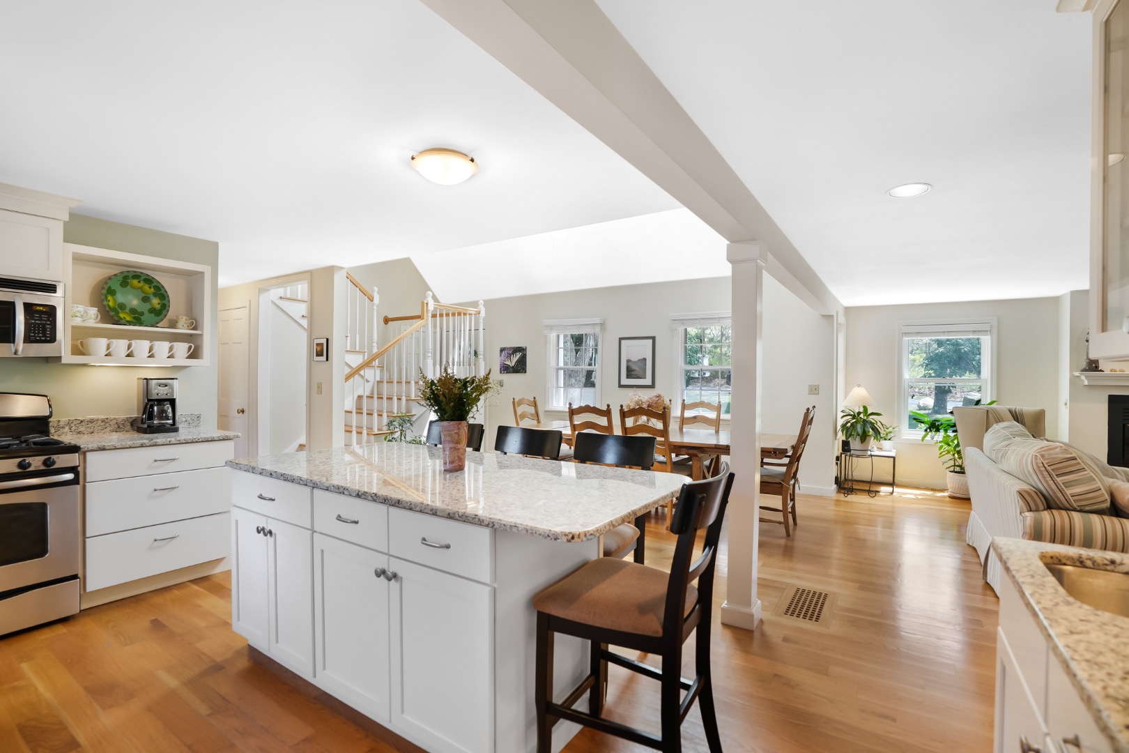 1 Thames Court Edgartown, MA 02539 - Photo 11 of 44