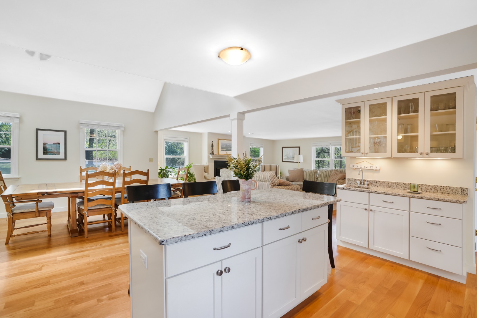 1 Thames Court Edgartown, MA 02539 - Photo 12 of 44