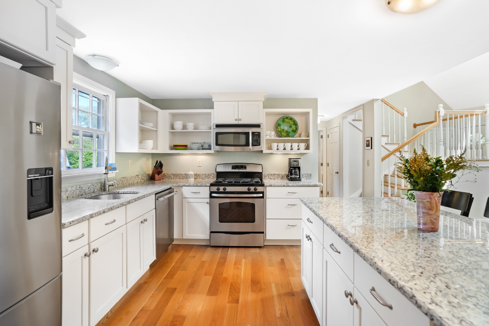 1 Thames Court Edgartown, MA 02539 - Photo 8 of 44