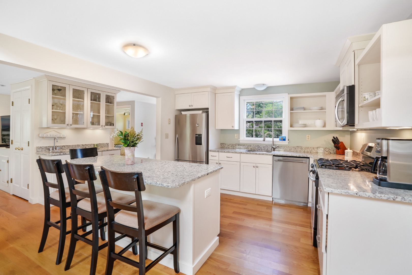 1 Thames Court Edgartown, MA 02539 - Photo 10 of 44