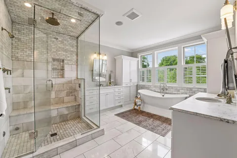 $3,795,000 | 20455 Park Place, Deephaven, MN 55331