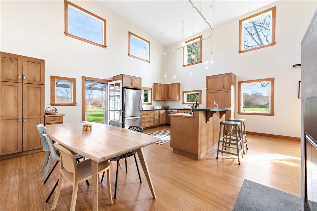 440 Long Highway Little Compton, RI 02837 - Photo 16 of 47