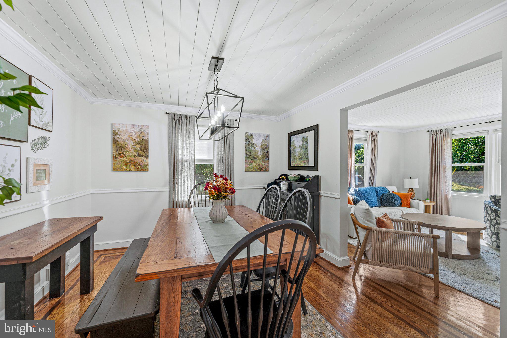 5611 Oakland Road Baltimore, MD 21227 - Photo 8 of 25 A terrific open flow!