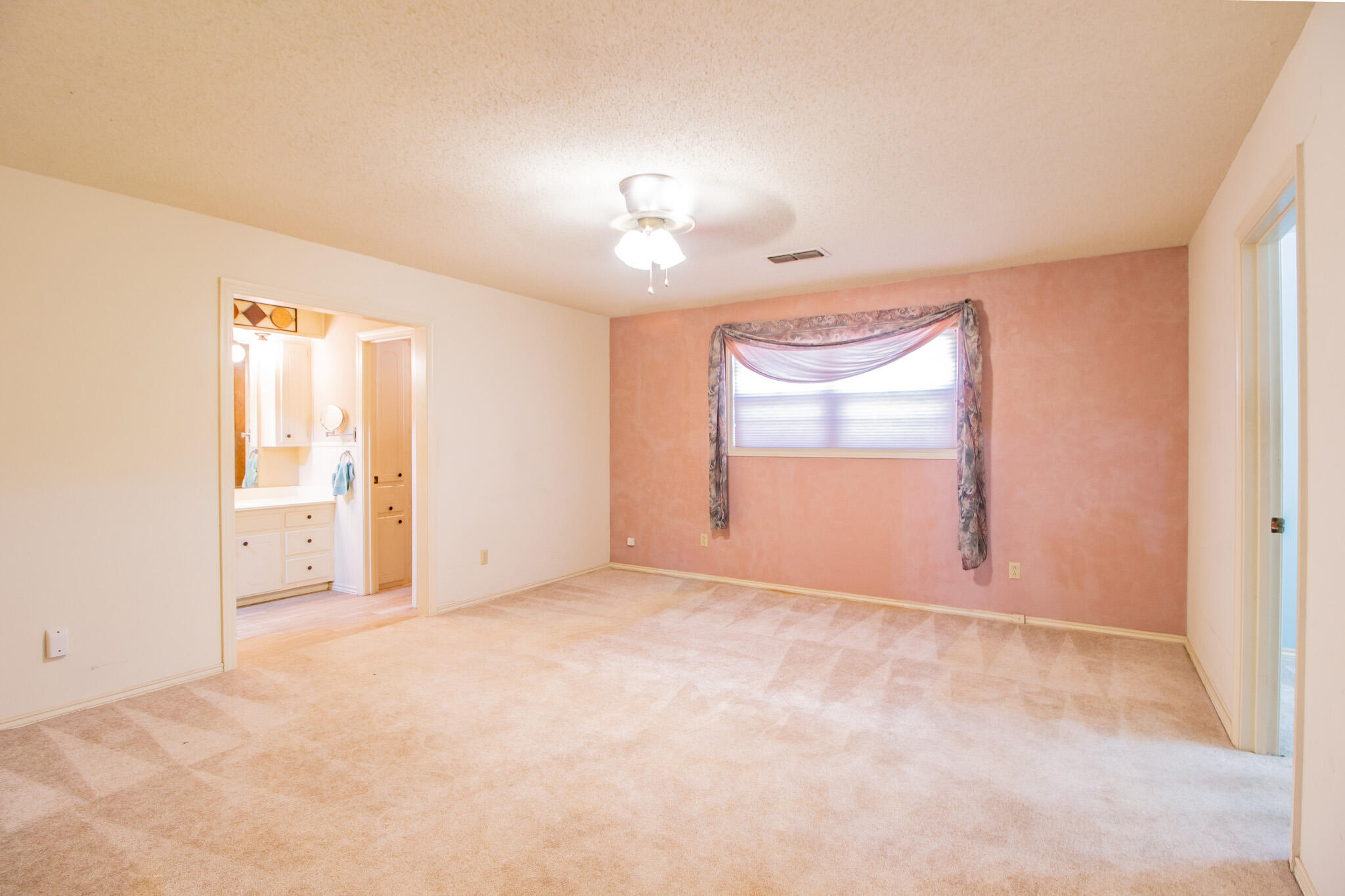 3813 57th Street Lubbock, TX 79413 - Photo 17 of 34 IMG_9380
