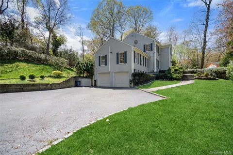 $950,000 | 8 Dogwood Road, Stony Brook, NY 11790