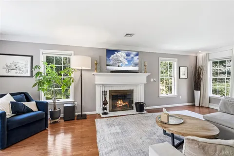 $950,000 | 8 Dogwood Road, Stony Brook, NY 11790