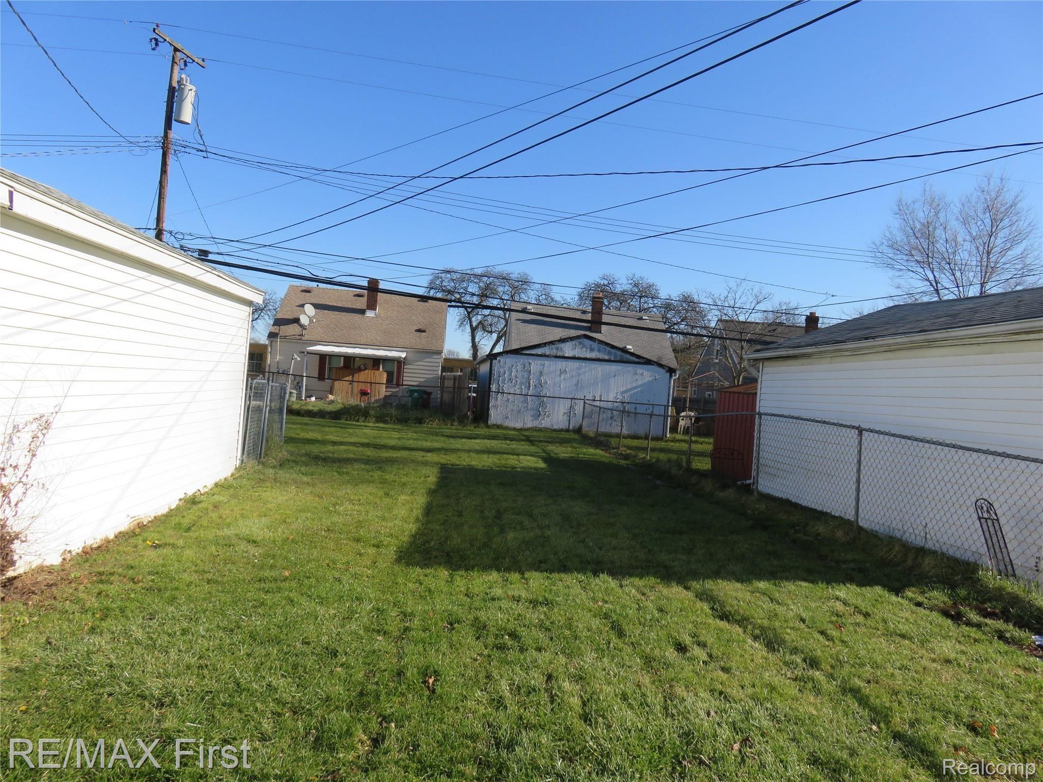 21740 Rausch Avenue Eastpointe, MI 48021 - Photo 25 of 25 21740 Rausch back yard.JPG