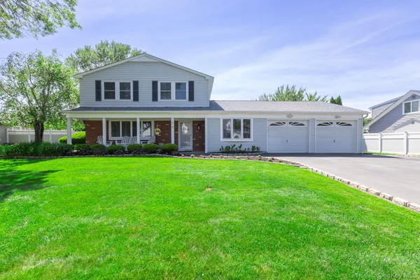 $749,000 | 16 Redwood Lane, Centereach, NY 11720
