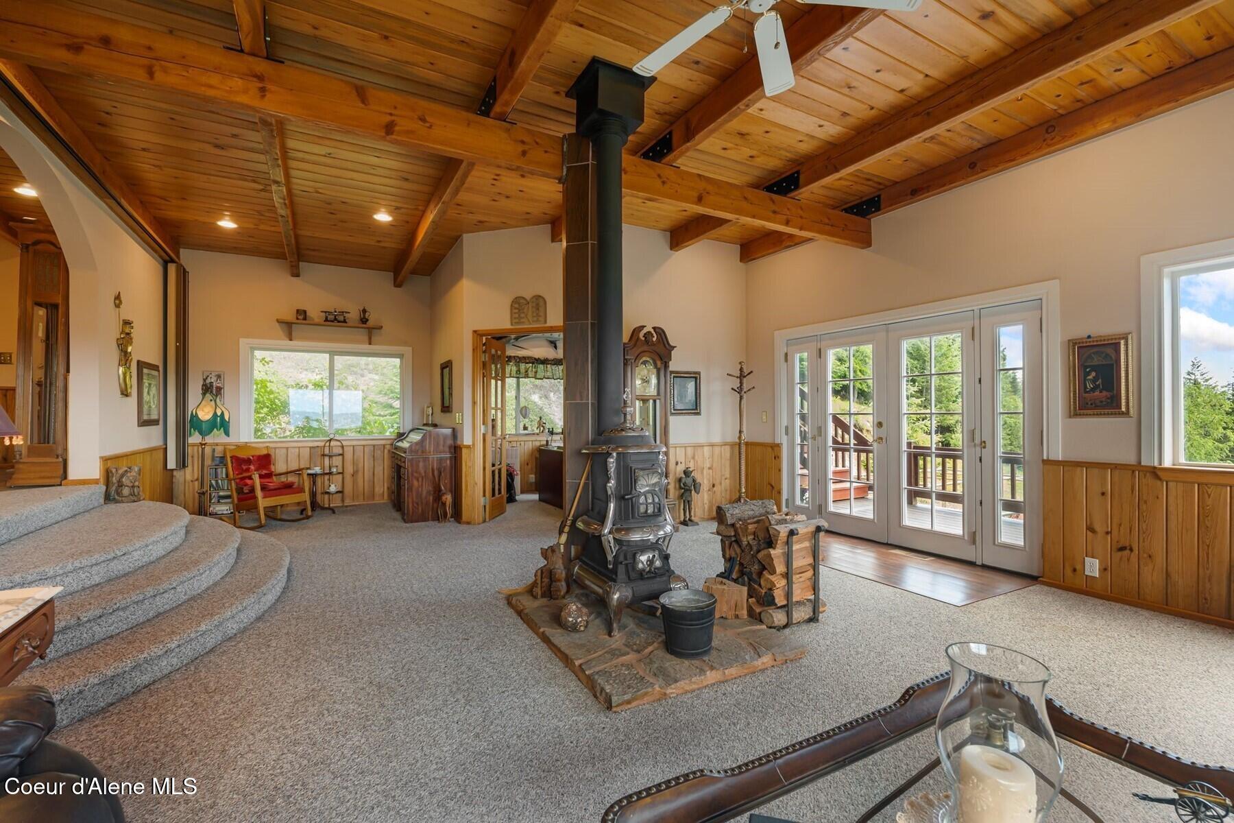 4456 West Side Road Bonners Ferry, ID 83805 - Photo 9 of 77 Living Room