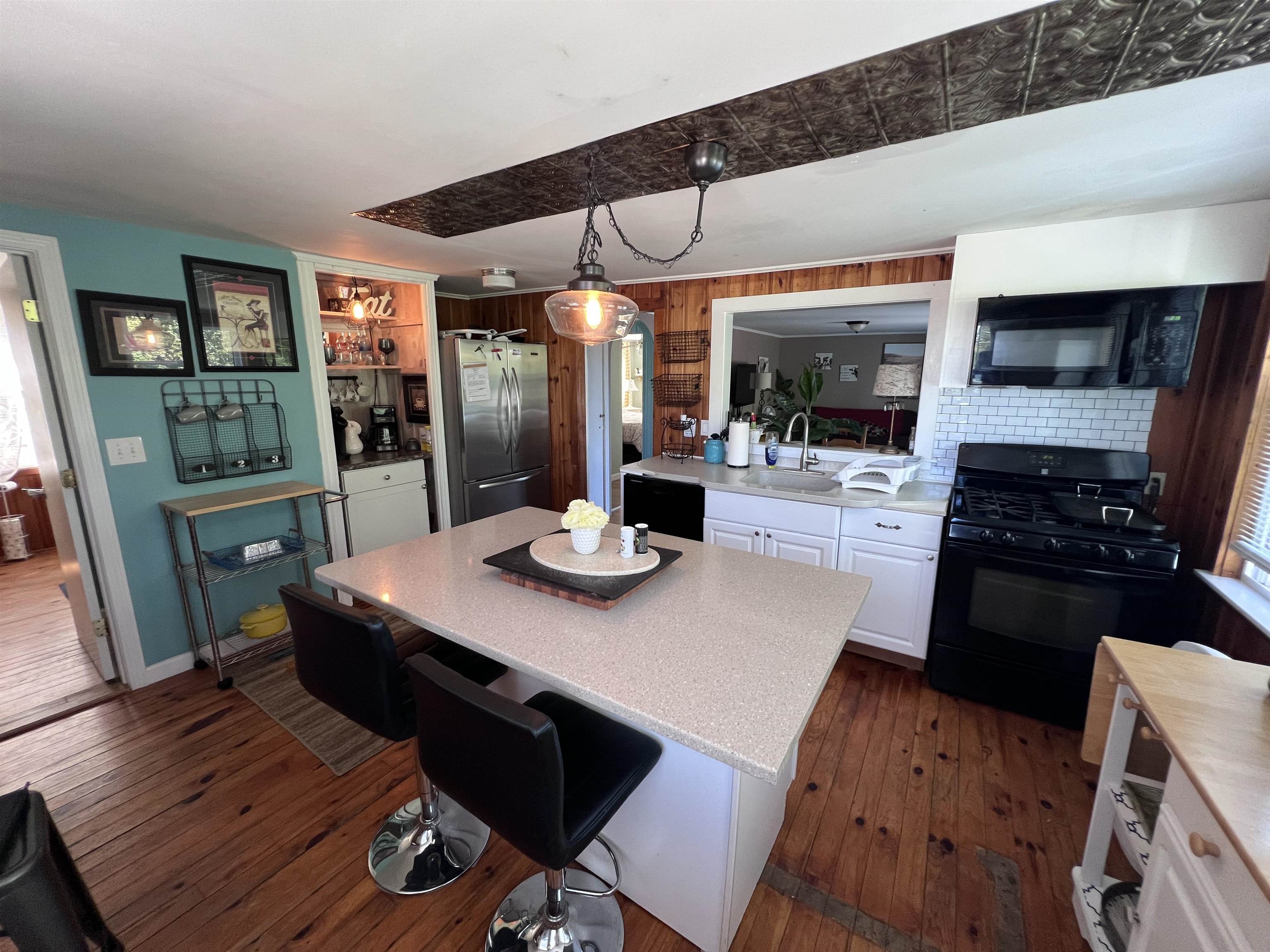 78 Long Island Road Moultonborough, NH 03254 - Photo 2 of 34