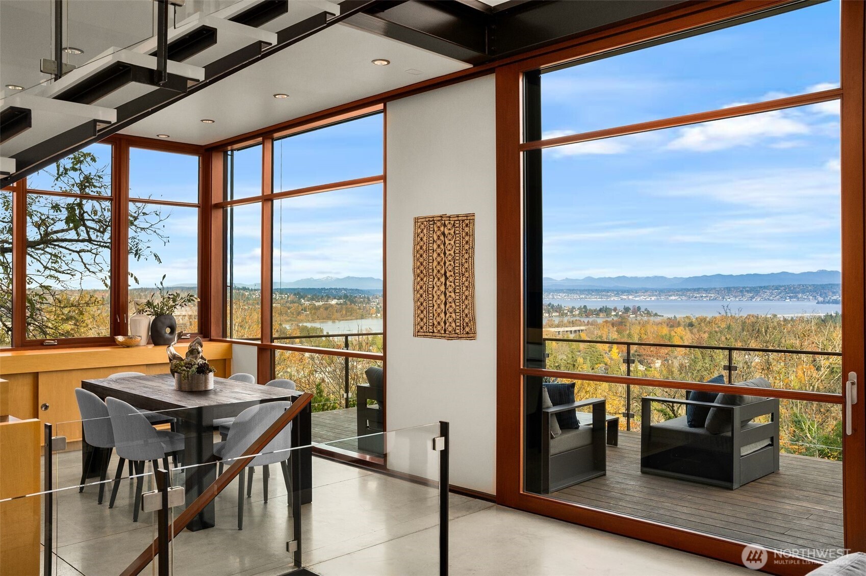 1527 East Howe Street Seattle, WA 98112 - Photo 11 of 40