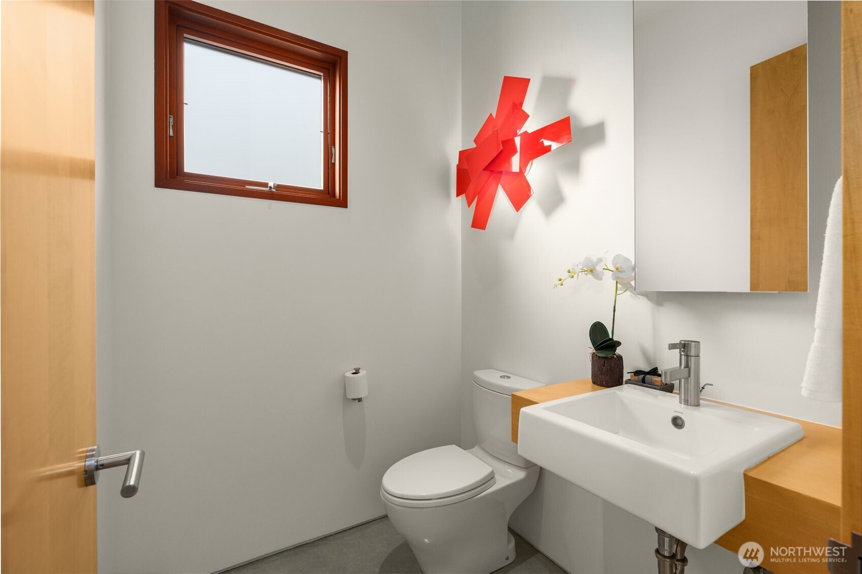 1527 East Howe Street Seattle, WA 98112 - Photo 18 of 40