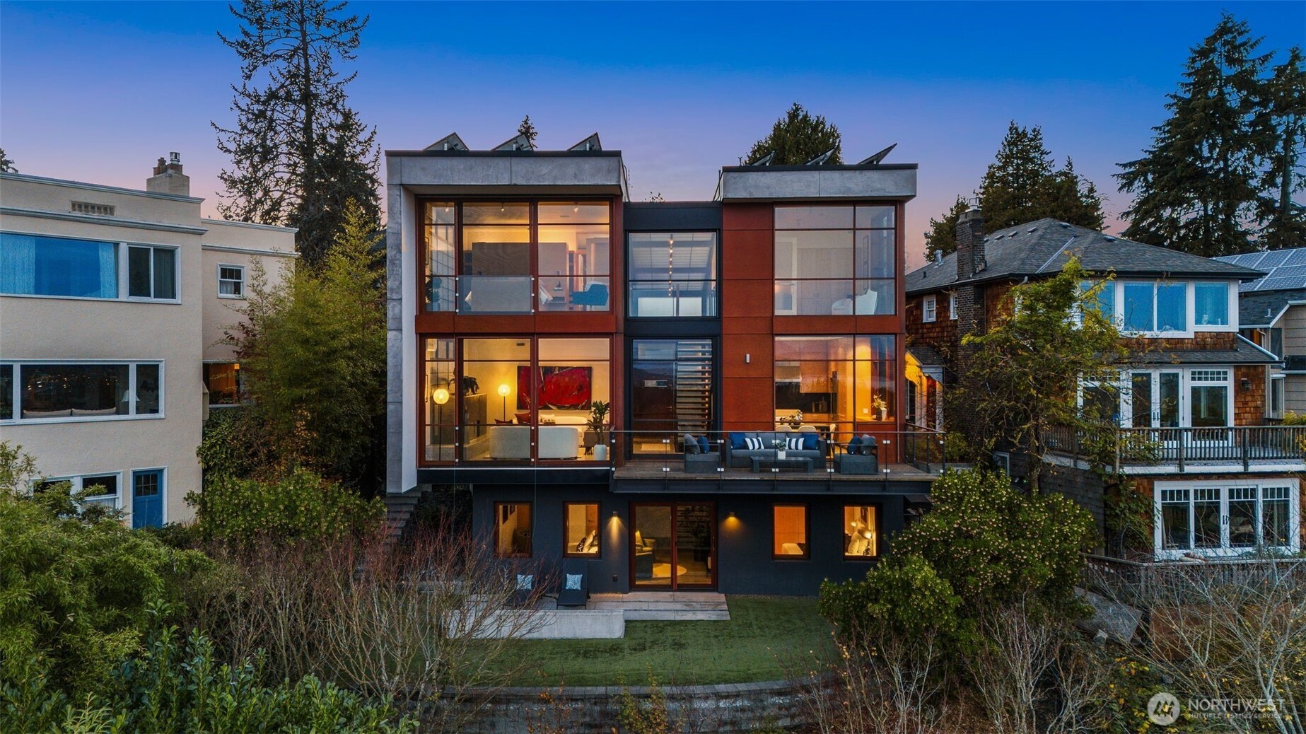 1527 East Howe Street Seattle, WA 98112 - Photo 3 of 40