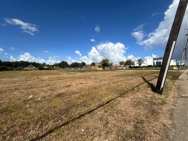 a view of a lake with outdoor space