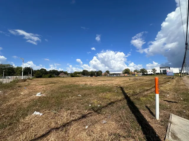 $200 | 15150 South Post Oak Road, Houston, TX 77053