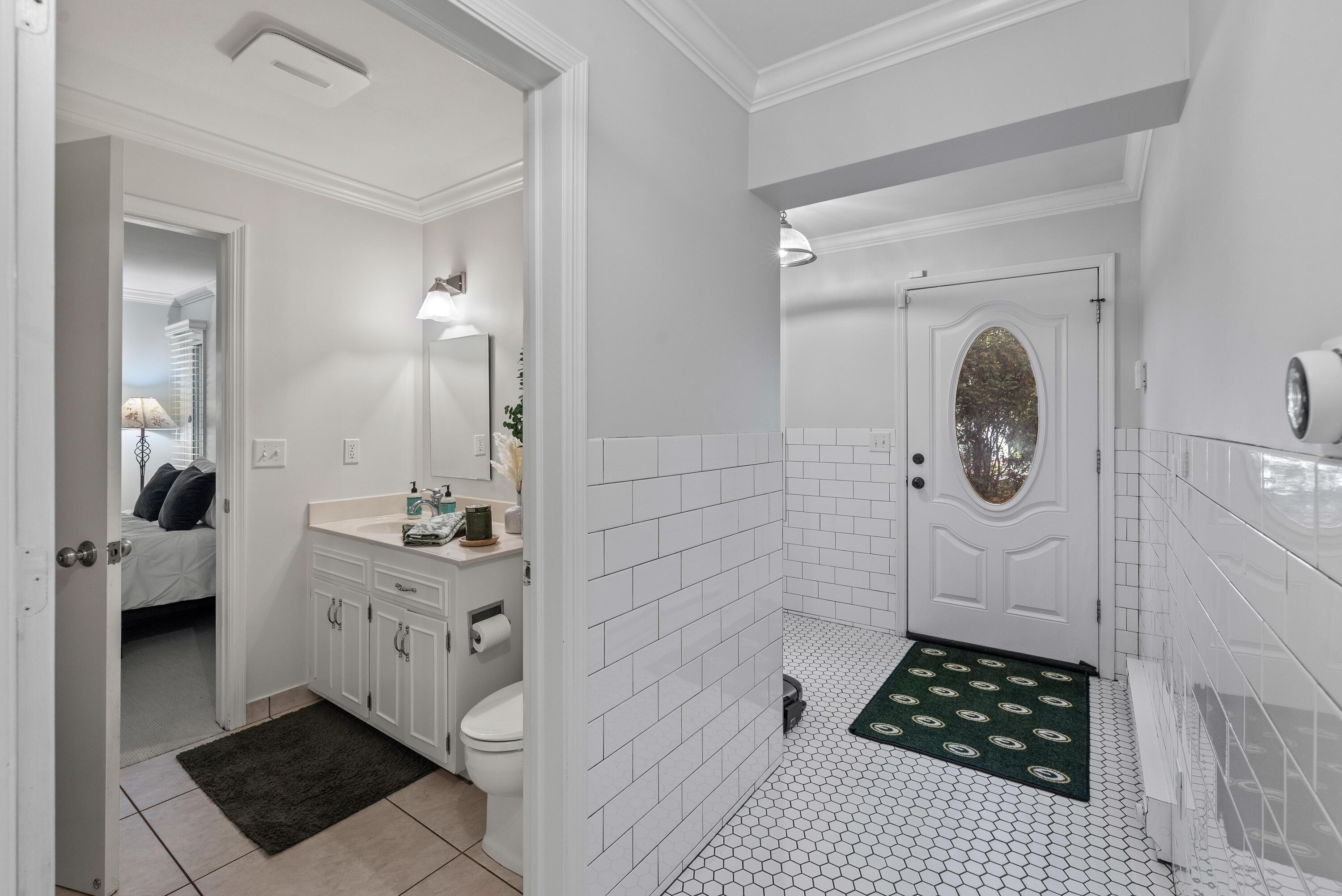 14220 Hillside Road Elm Grove, WI 53122 - Photo 26 of 56 Bathroom
