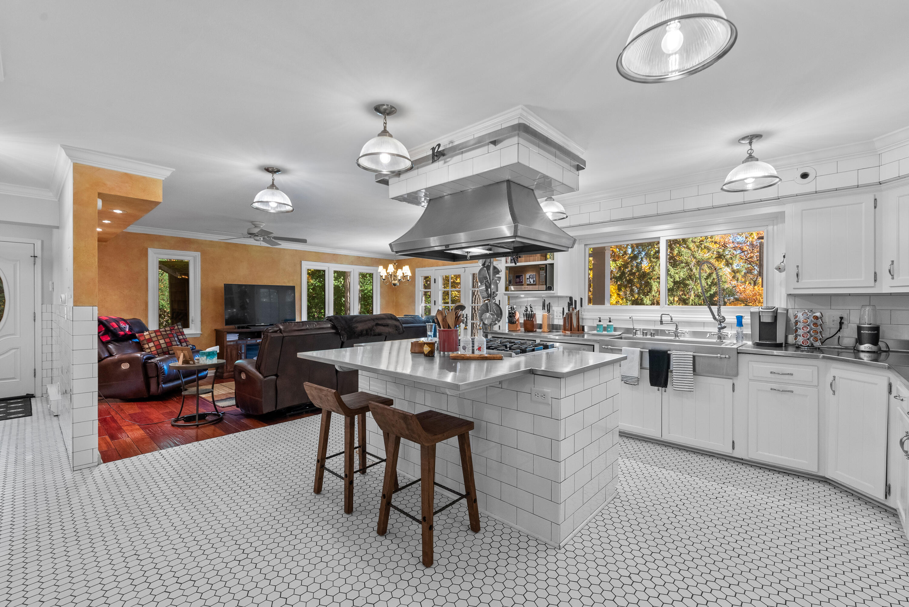 14220 Hillside Road Elm Grove, WI 53122 - Photo 9 of 56 Kitchen