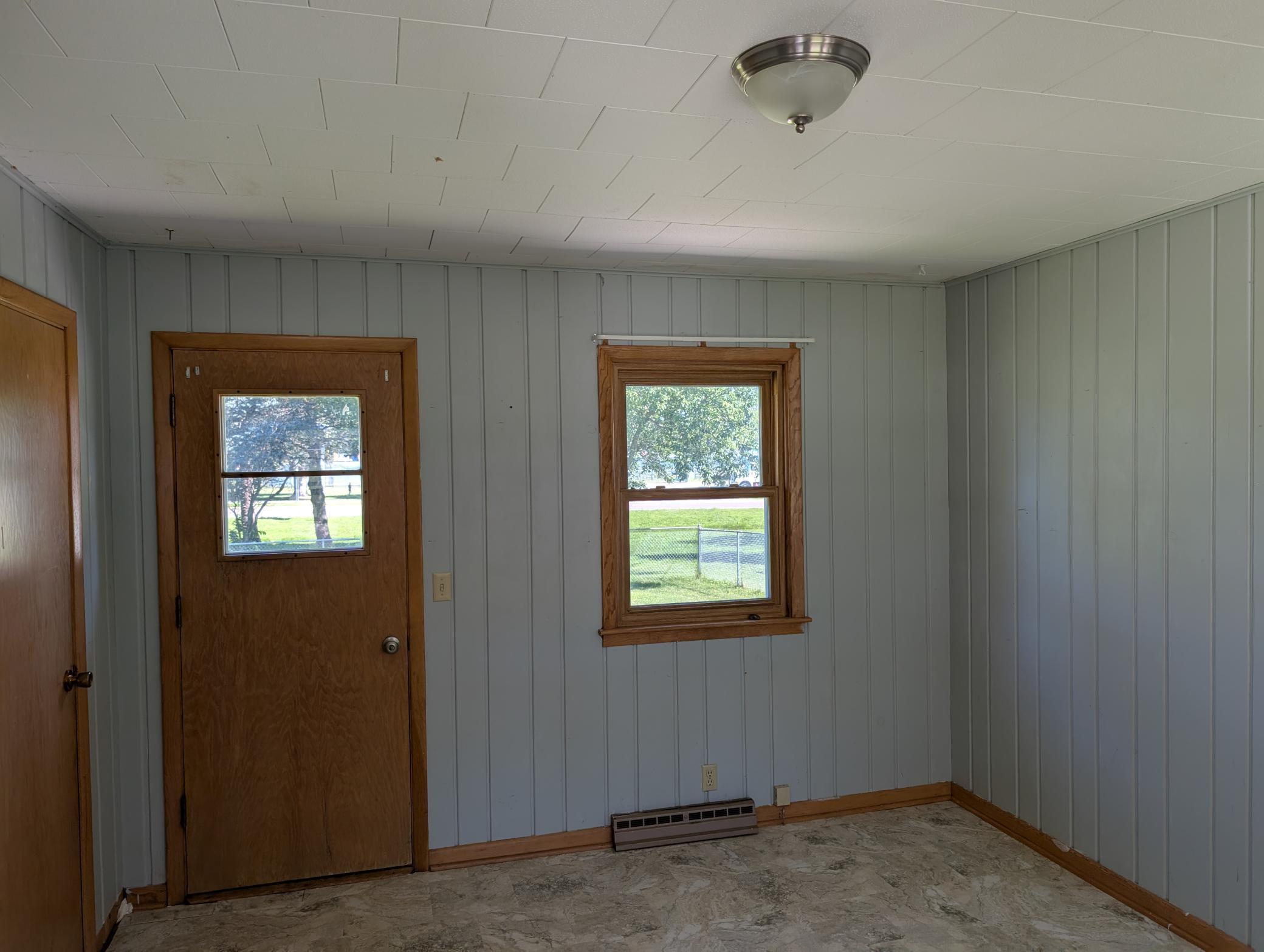 209 Hillcrest Way Le Sueur, MN 56058 - Photo 12 of 16