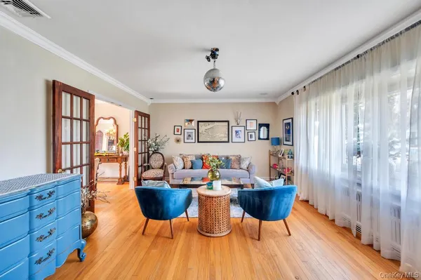 $699,999 | 990 Thomas Avenue, Baldwin, NY 11510