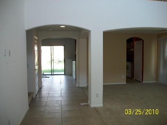 9426 West Heber Road Tolleson, AZ 85353 - Photo 4 of 17 living room