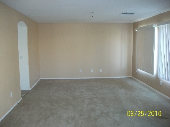9426 West Heber Road Tolleson, AZ 85353 - Photo 8 of 17 family room