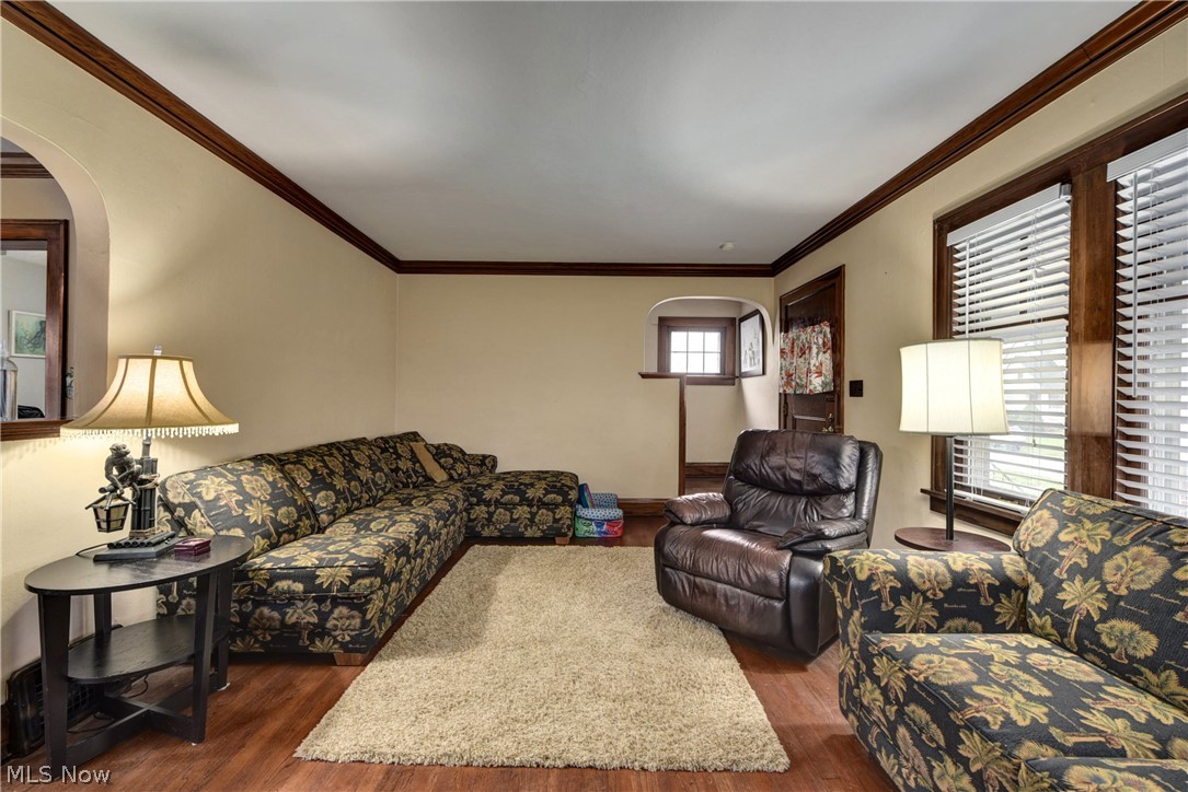 2308 Ralph Avenue Cleveland, OH 44109 - Photo 8 of 35 Gallery Image 8