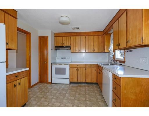 12 Plant Road Waltham, MA 02451 - Photo 5 of 17