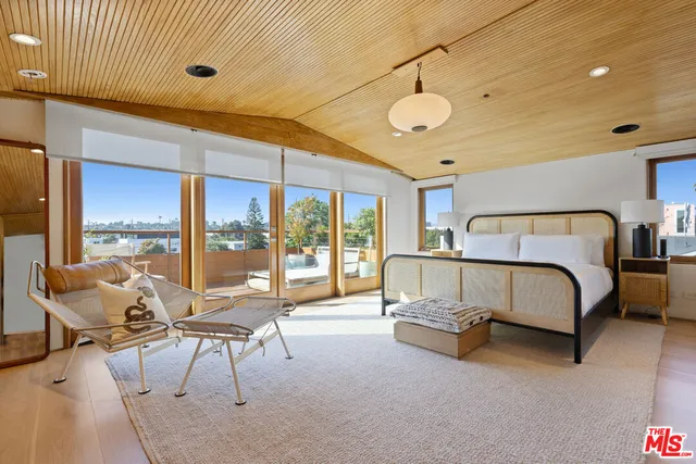 $2,950,000 | 812 Brooks Avenue, Venice, CA 90291