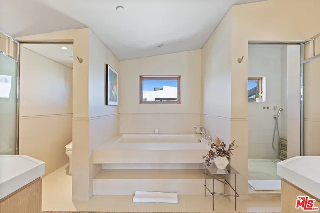 $2,950,000 | 812 Brooks Avenue, Venice, CA 90291