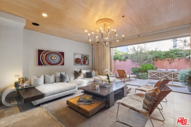 $2,950,000 | 812 Brooks Avenue, Venice, CA 90291