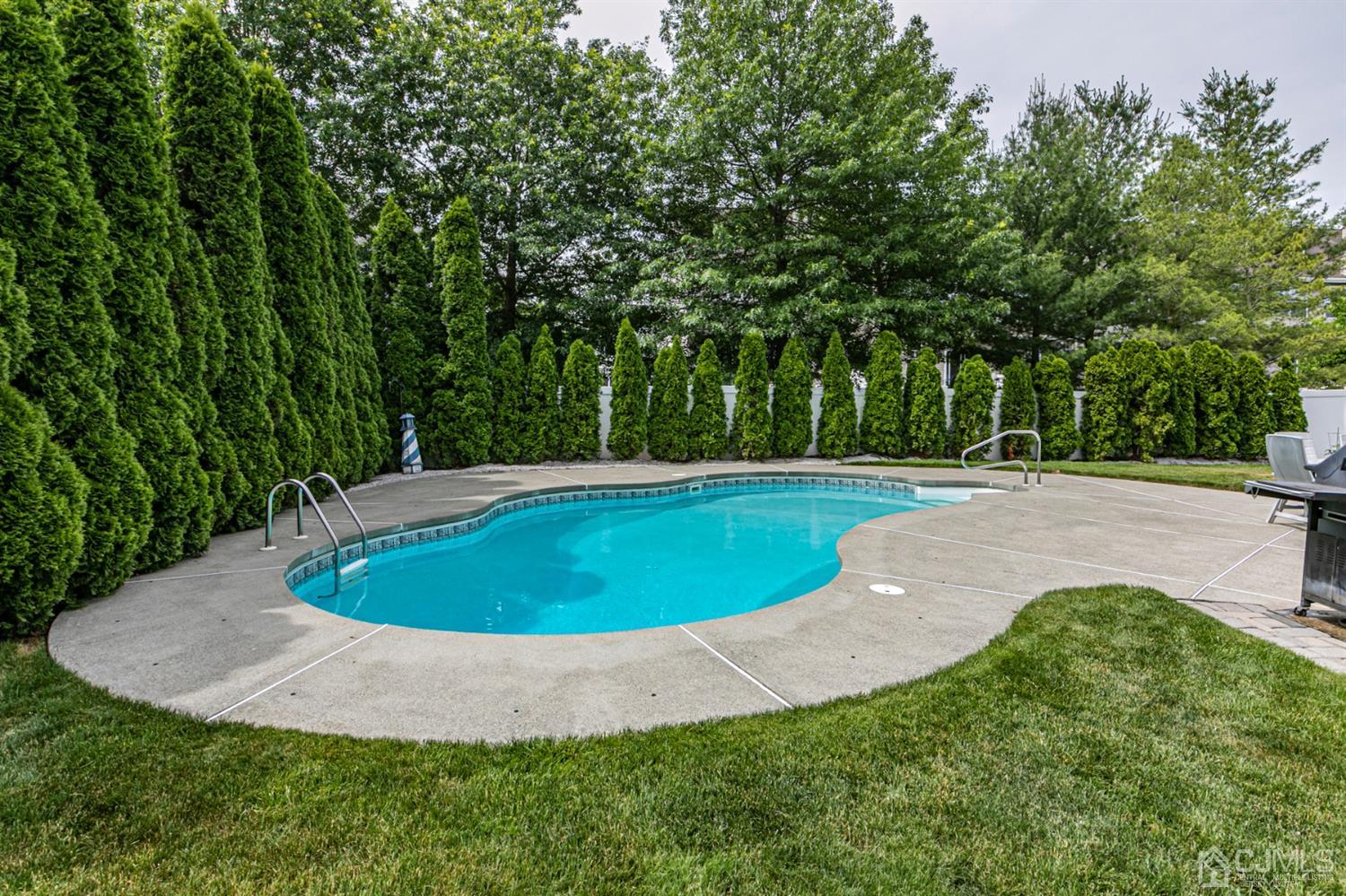 30 Aster Way Dayton, NJ 08810 - Photo 32 of 38 a view of a outdoor space and a yard