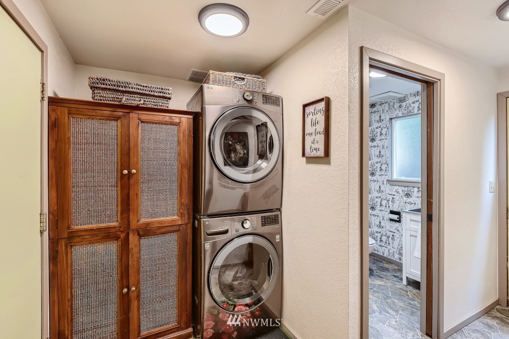 22420 61st Avenue Southeast Bothell, WA 98021 - Photo 27 of 39 a utility room with dryer and washer