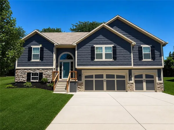 $400,000 | 412 Duncan Drive, Liberty, MO 64068