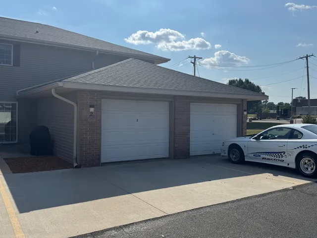 $159,900 | 1935 Lafayette Street, Unit 1, Janesville, WI 53546