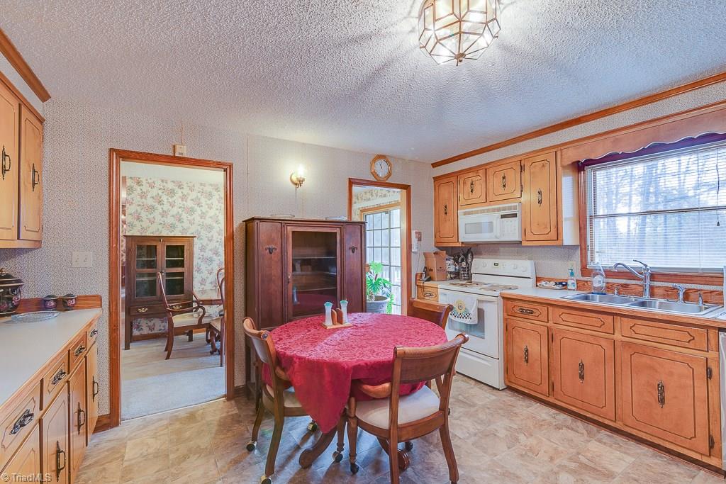 320 Jones Road Winston-Salem, NC 27107 - Photo 8 of 29 Gallery Image 8