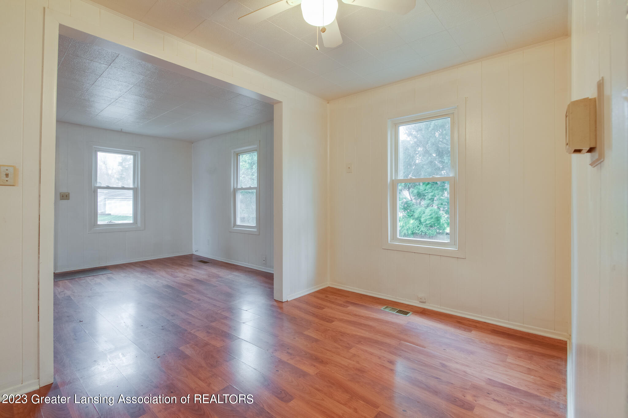 528 Stoner Road Lansing, MI 48917 - Photo 7 of 16 528_Stoner_ADRIANA-16