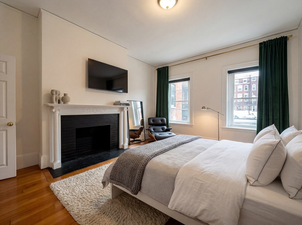 1683 Beacon Street, Unit 2 Brookline, MA 02445 - Photo 4 of 9