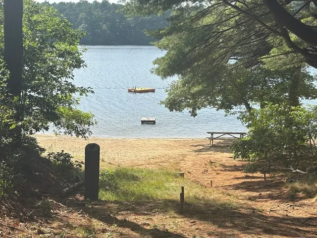 $129,000 | 8 Blackbird Avenue, Wareham, MA 02538