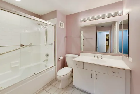 $295,000 | 382 Kelburn Road, Unit 221, Deerfield, IL 60015