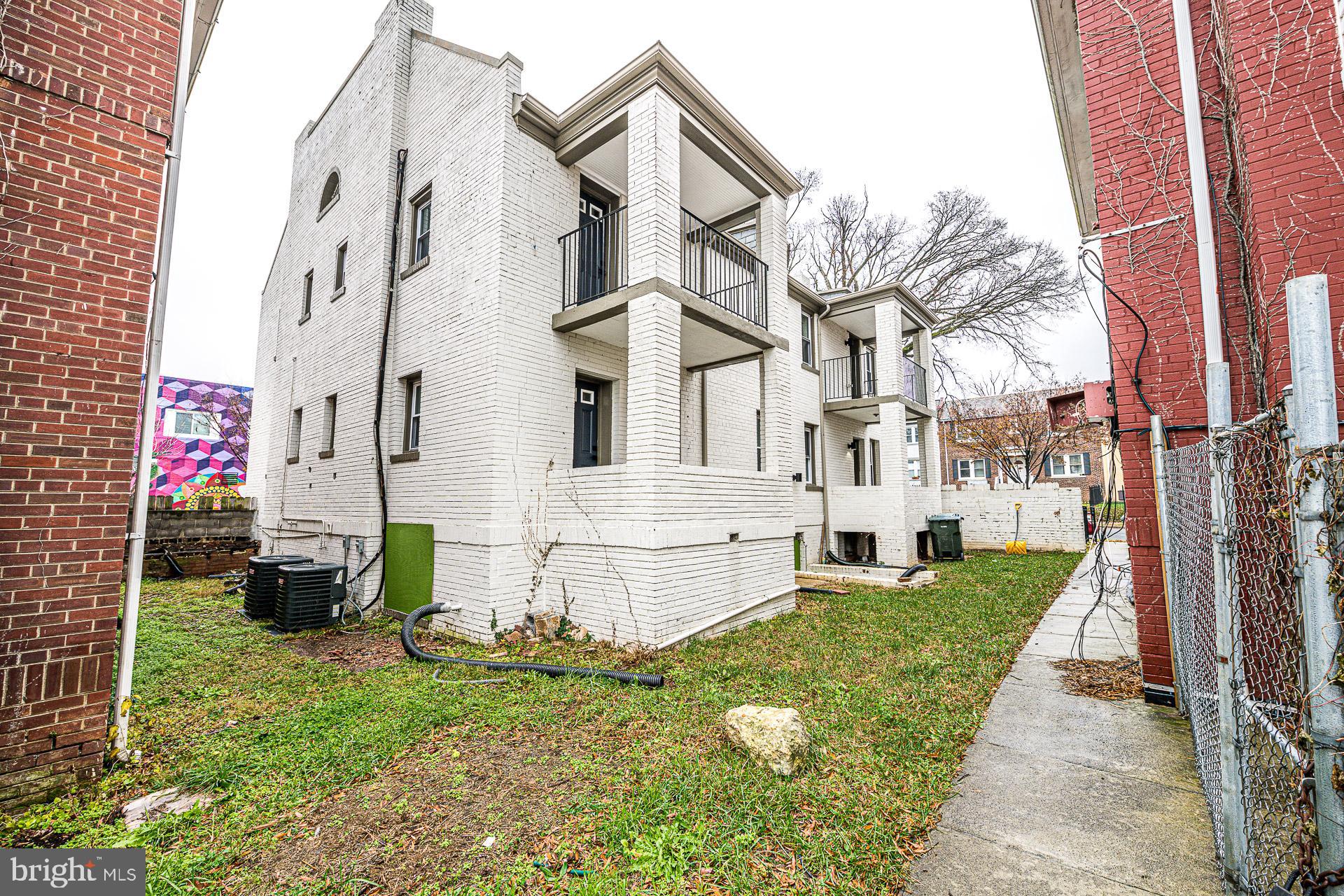 1281 Simms Place Northeast Washington, DC 20002 - Photo 5 of 80