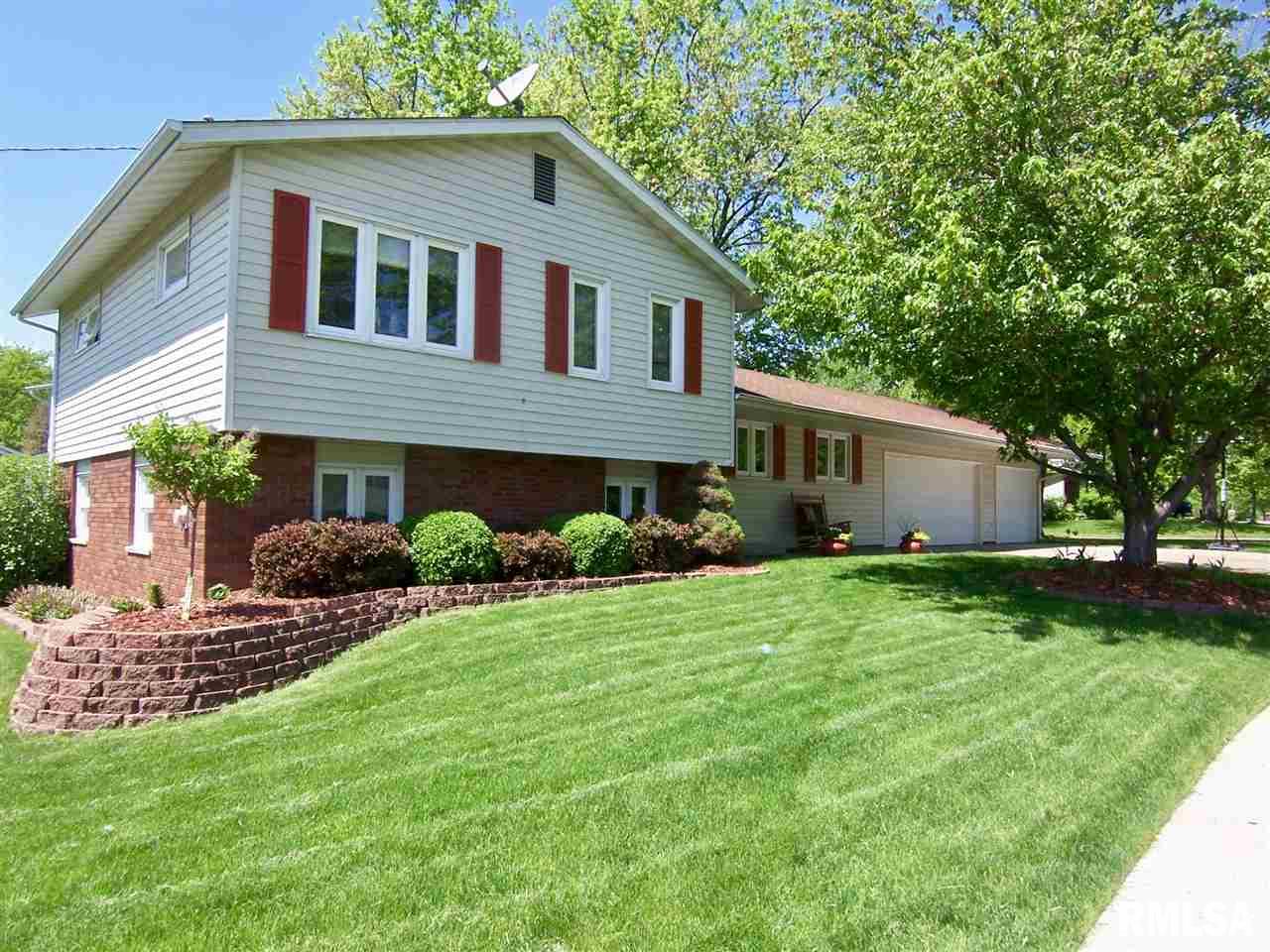3622 Forest Road Davenport, IA 52807 - Photo 1 of 24 Gallery Image 1