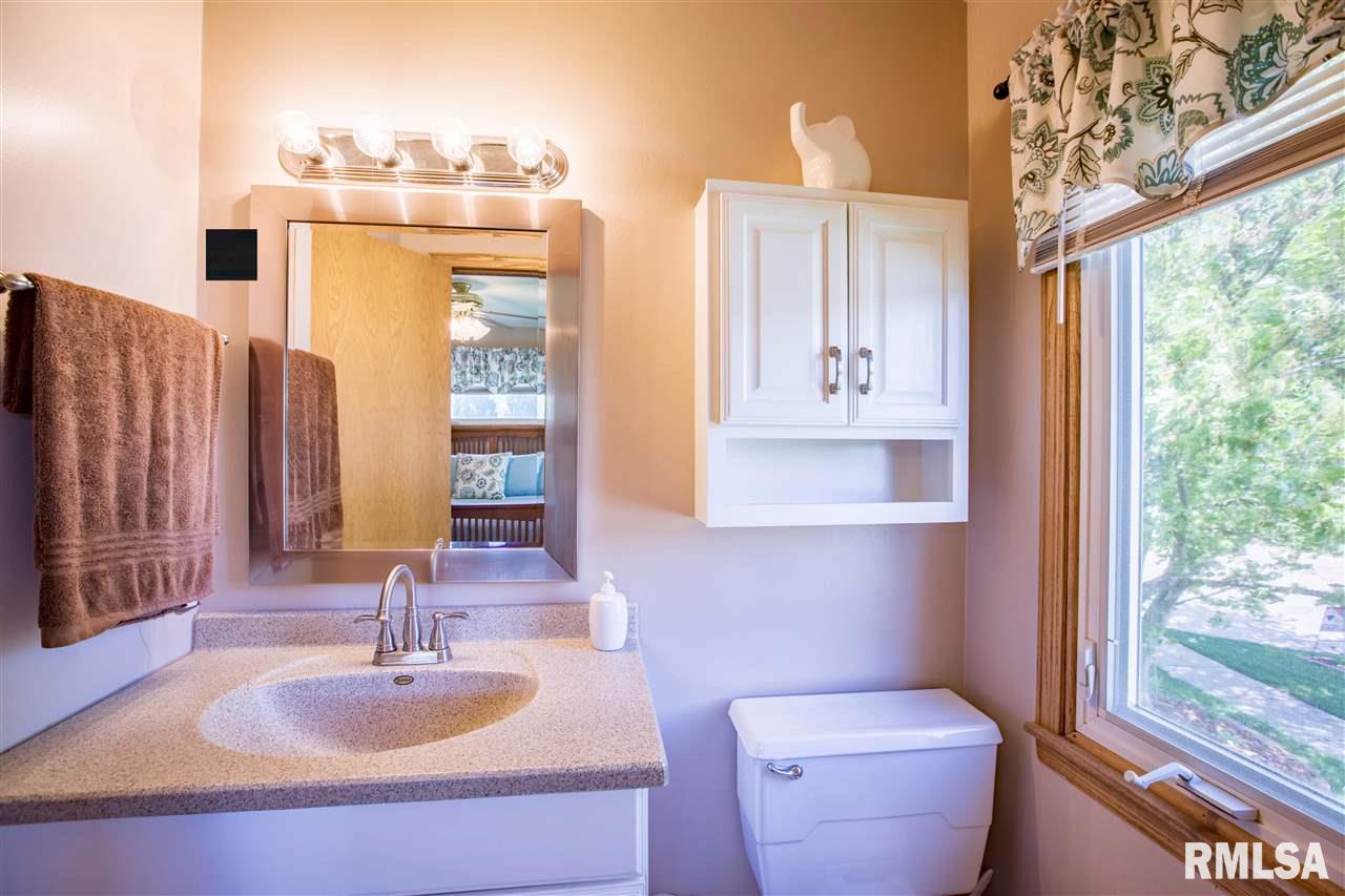3622 Forest Road Davenport, IA 52807 - Photo 15 of 24 Gallery Image 15