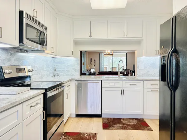 $1,800 | 4725 Lucerne Lakes Boulevard East, Unit 311, Lake Worth, FL 33467