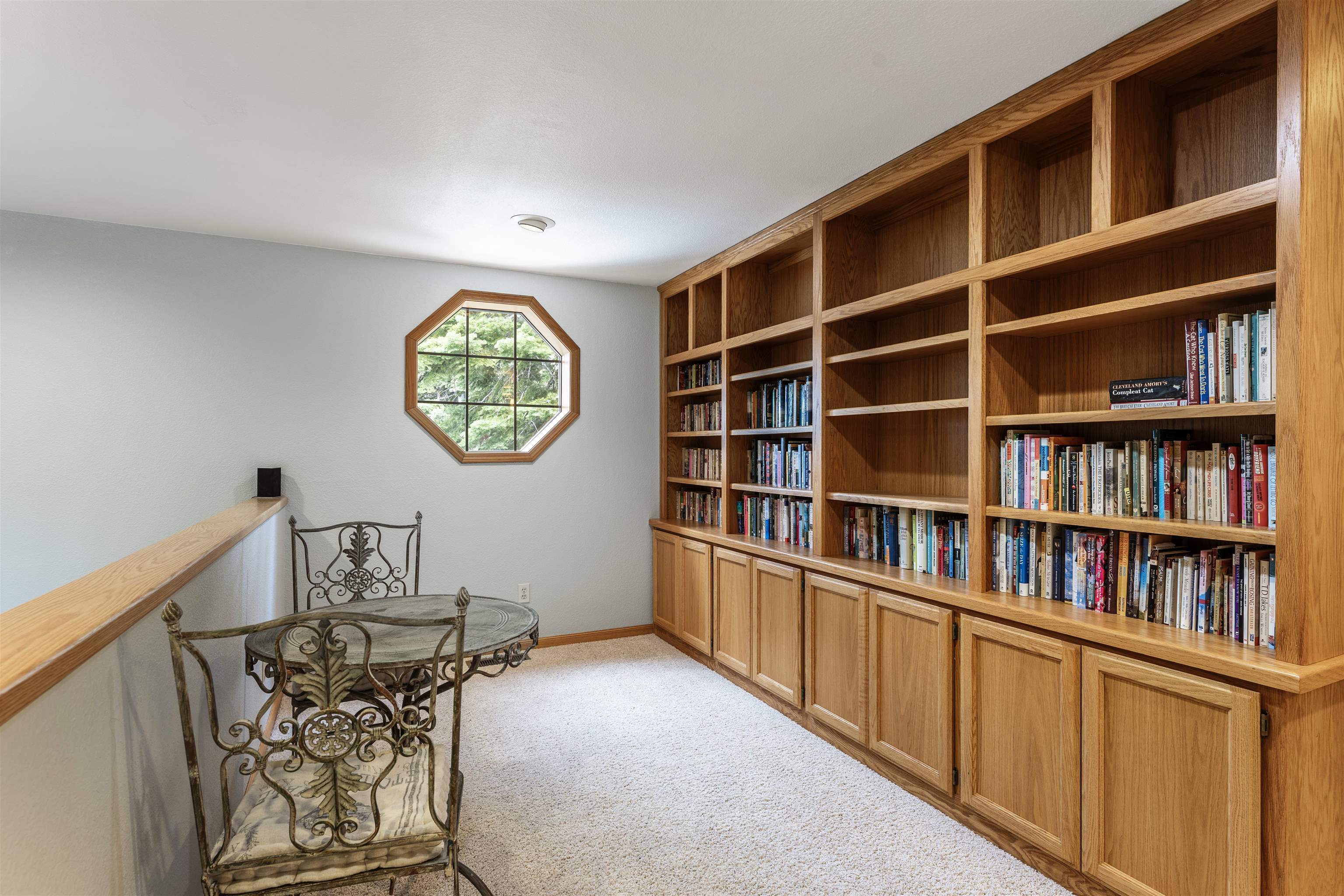 12185 Ski Slope Way Truckee, CA 96161 - Photo 16 of 27 a view of a workspace with furniture