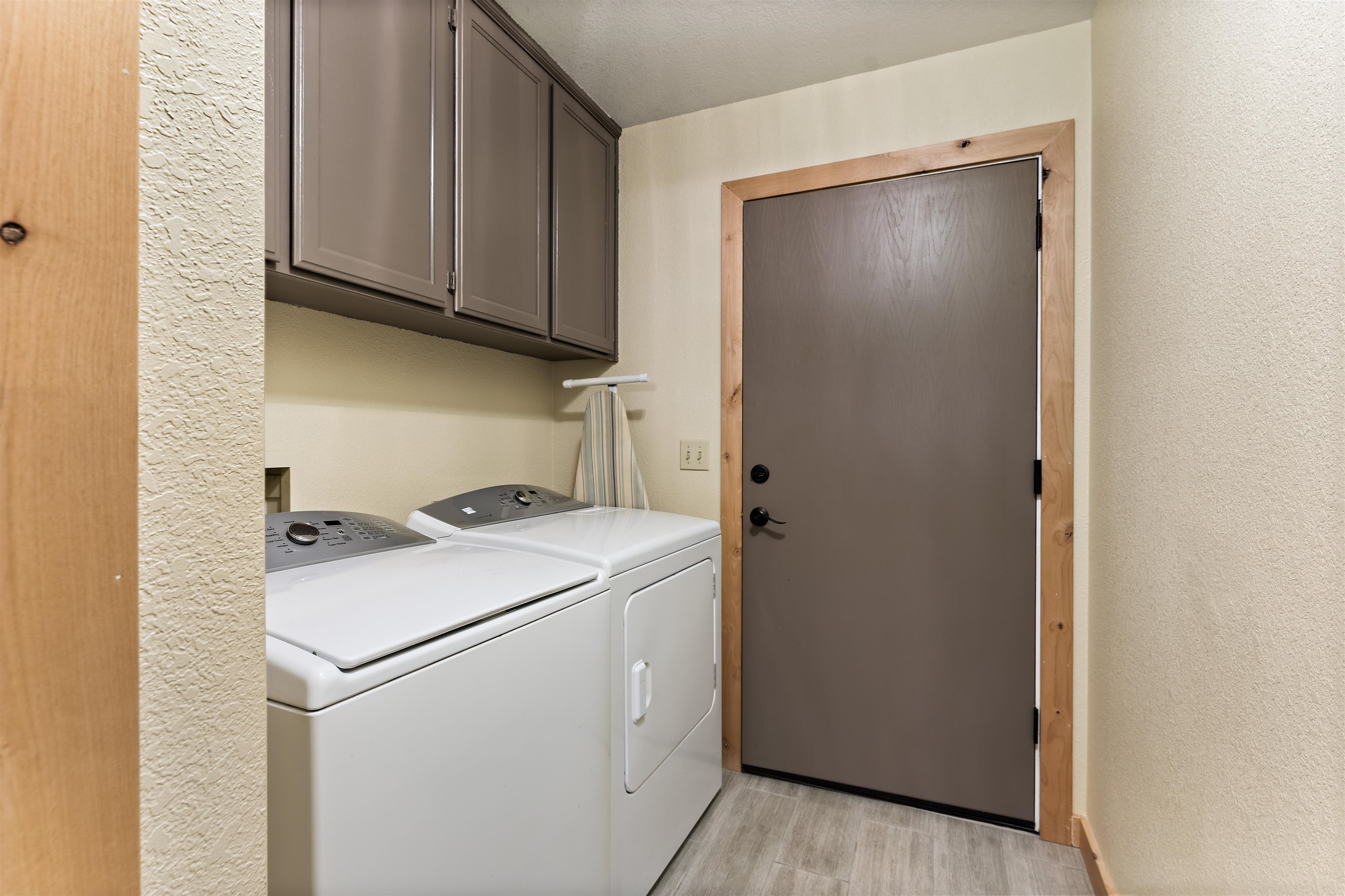 12185 Ski Slope Way Truckee, CA 96161 - Photo 23 of 27 a utility room with dryer and washer