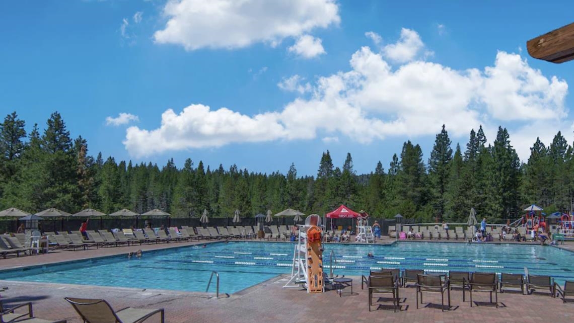 12185 Ski Slope Way Truckee, CA 96161 - Photo 27 of 27 a view of a golf course with a fountain