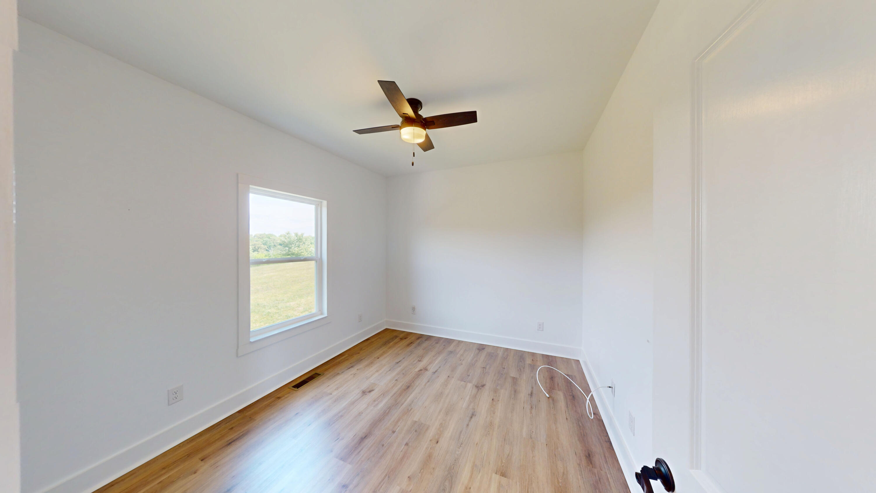 325 Henderson Road Evensville, TN 37332 - Photo 23 of 35 18-Office 1